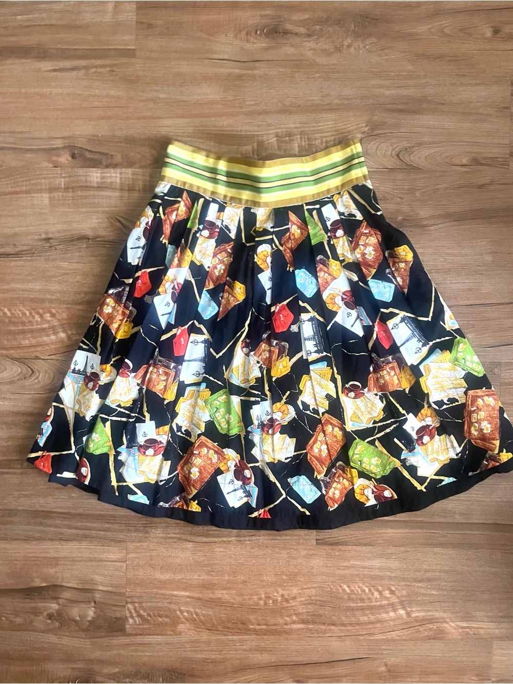Rare Diane von Furstenberg "Caranita" Paris / Luggage Theme Pleated Skirt